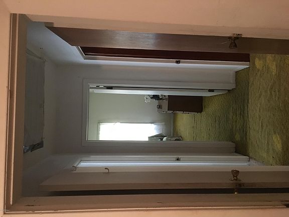 3rd image of 1318 Lacy St