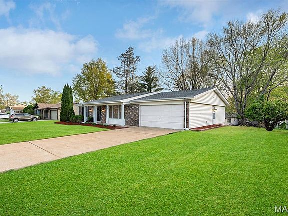 3rd image of 17 Atwood Dr