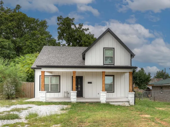 705 S Fulton St, Carthage, MO 64836
