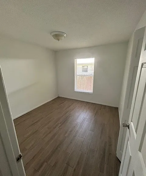 1052 Highland St — Photo 7