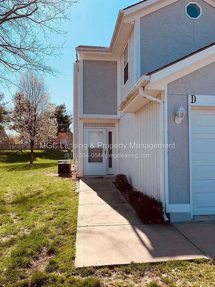 3 bed, 2.5 bath, 1400 sqft, $1,405 — Photo 1