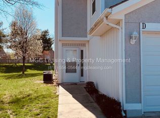 4605D NE Whispering Winds Dr #D, Lees Summit, MO 64064