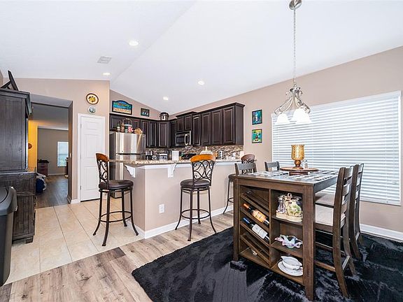 3rd image of 23822 Companero Dr