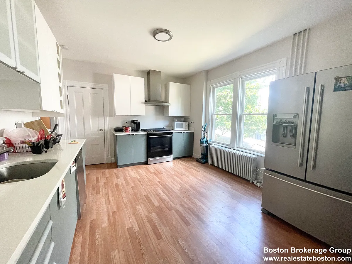 Building Photo - 158 Boston St #1
