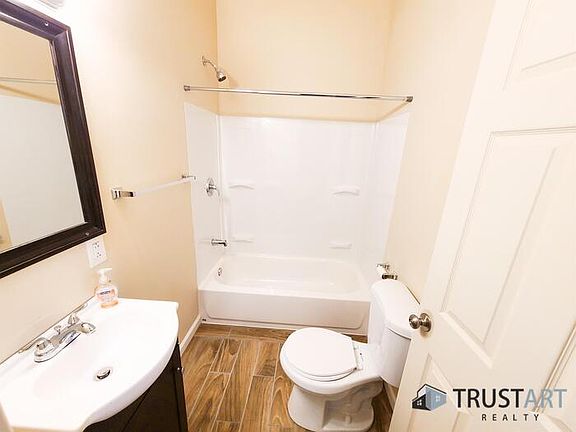 3rd image of 1221 W Allegheny Ave #1-2