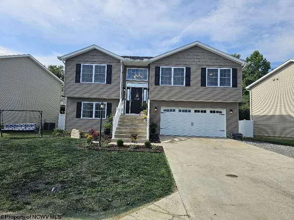 137 Ashbury Ln, Fairmont, WV 26554