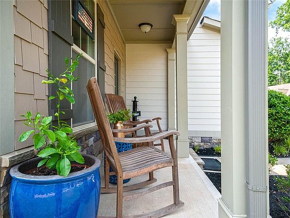 3rd image of 111 Waltzing Vine Ln