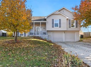 2121 NE Concord St, Lees Summit, MO 64086