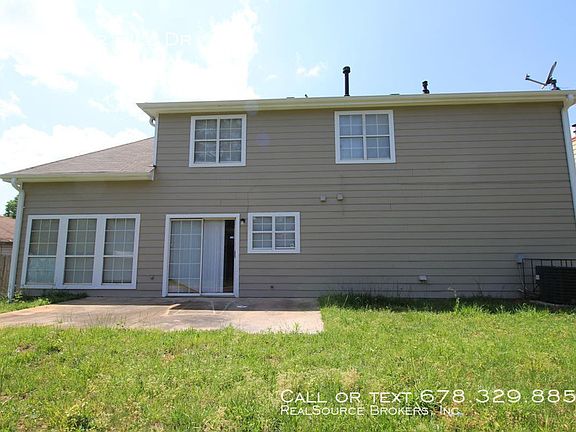 3rd image of 879 Arbor Hill Dr