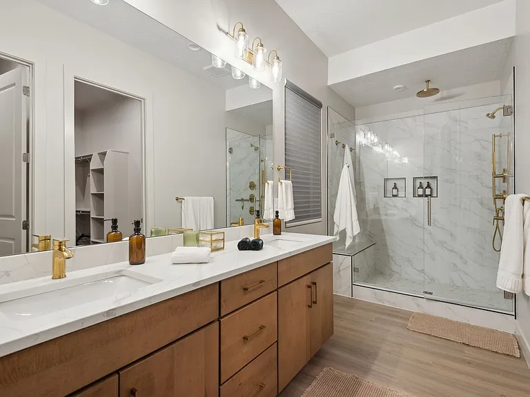 Gorgeous Master Bathroom
