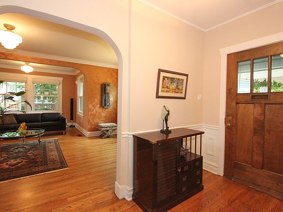 3rd image of 1017 N Taylor Ave