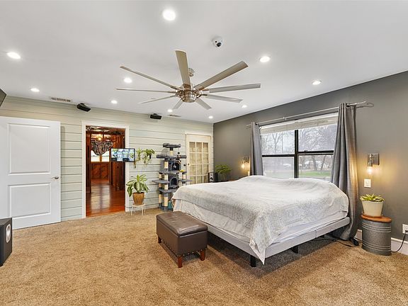 4th image of 1051 Lynch Bend Rd