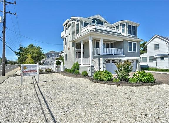 3rd image of 1600 S Bay Ave