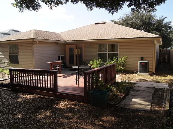 4th image of 2097 Featherwood Dr W