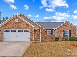 21 Woodthorn Rd, Weaverville, NC 28787