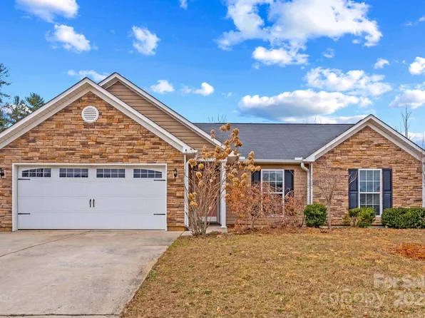 21 Woodthorn Rd, Weaverville, NC 28787