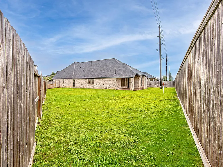 4002 Maple Glen Dr — Photo 30