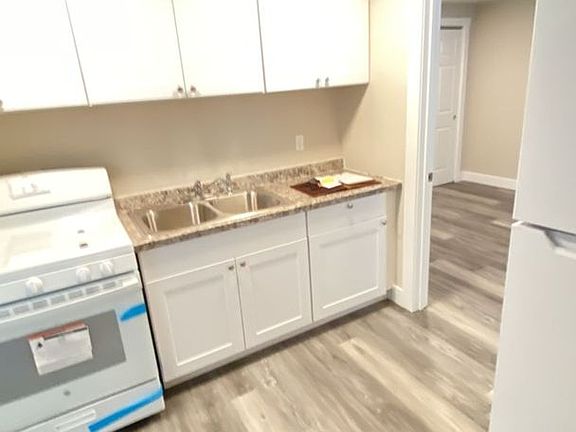 5th image of 1123 SW 2nd St #7