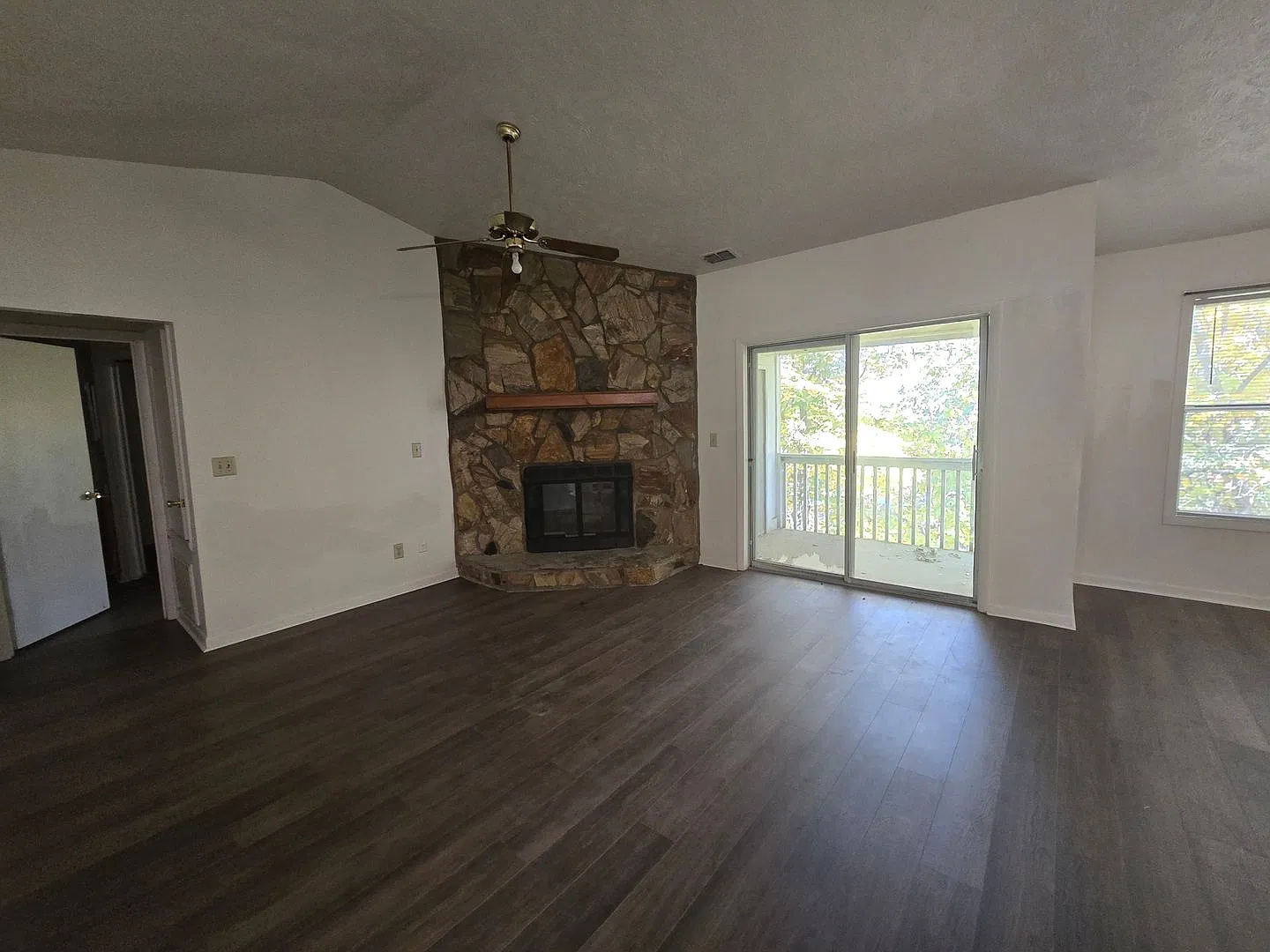 1018-8 Woodcreek ~ Stewarts Creek — Photo 4
