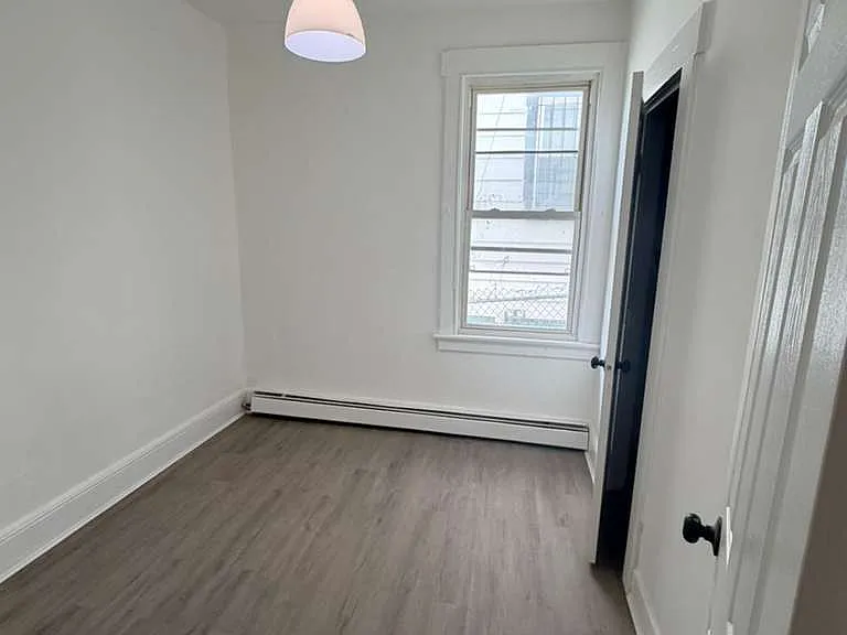 97 N 4th St #2A — Photo 3
