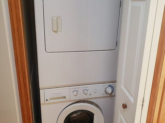 3rd image of 480 Smith St #2