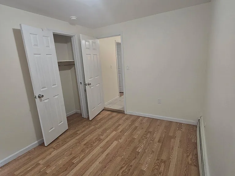 552 Davis Ave — Photo 10