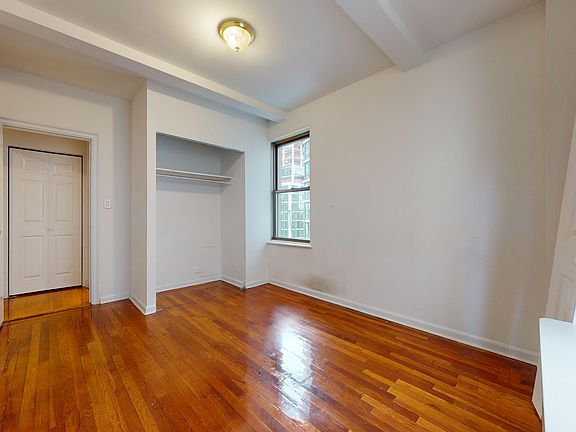 4th image of 301 E 38th St APT 14J