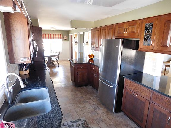 5th image of 1524 Westwood Ter