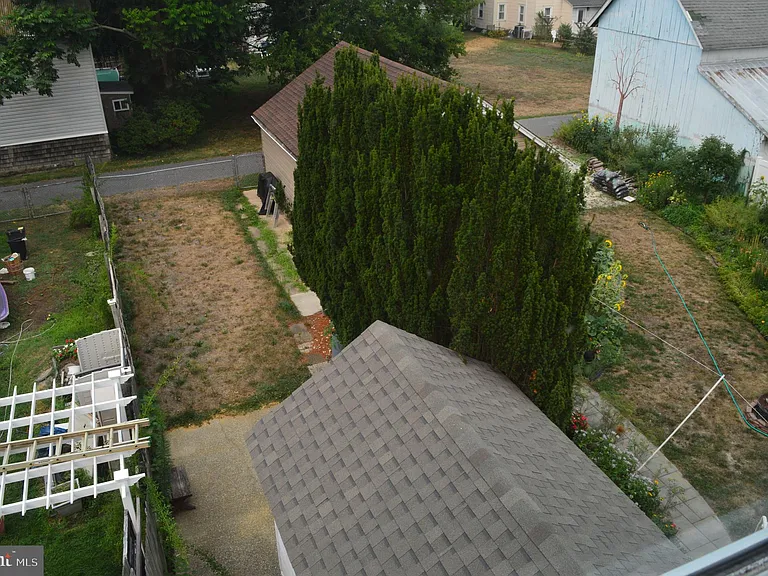 121 Broad St — Photo 36