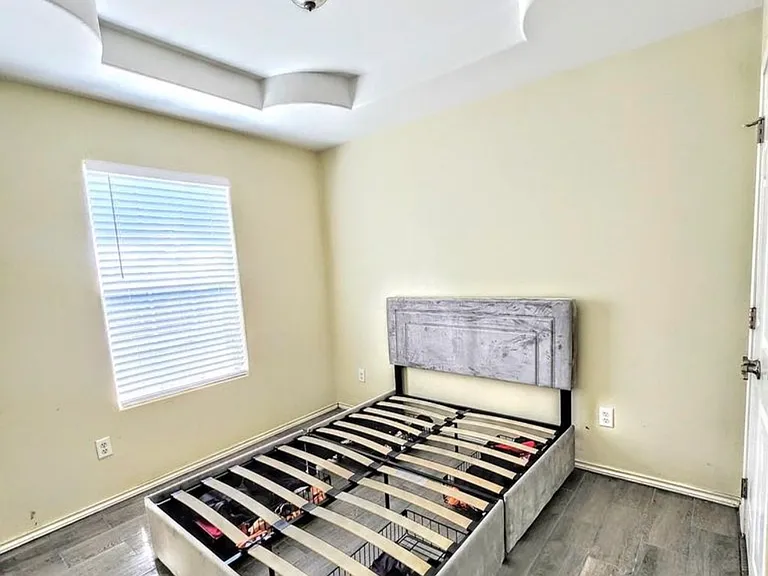 1541 Res St — Photo 3