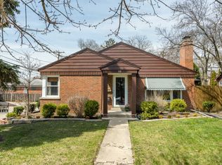 114 N Wolf Rd, Des Plaines, IL 60016