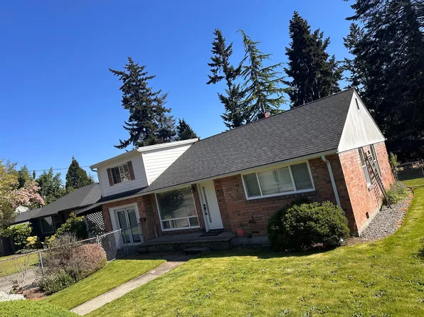 3707 SW 106th St, Seattle, WA 98146