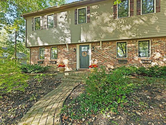 2nd image of 7443 Hawthorne Dr