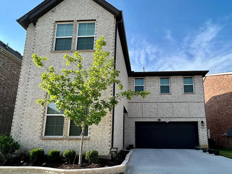 239 Goodson Dr — Photo 1