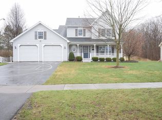 152 Torrey Pine Dr, Rochester, NY 14612