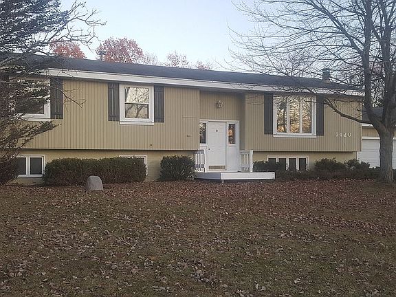 5th image of 7420 Victoria Dr