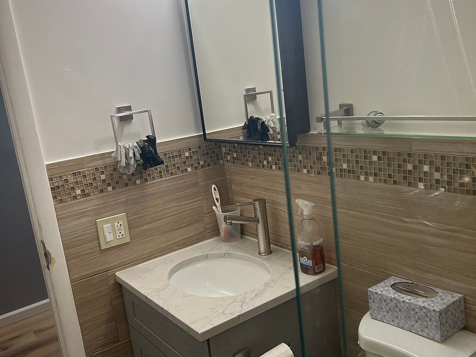 1st image of 18 Taunton St #2