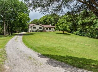 7689 Sawyer Brown Rd, Nashville, TN 37221
