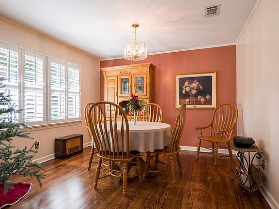 5th image of 2104 Azalea Dr