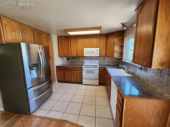 5th image of 6675 Buffalo Dr