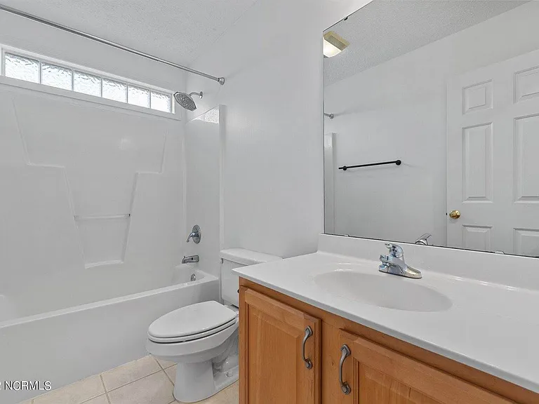120 Crimson Ct — Photo 37