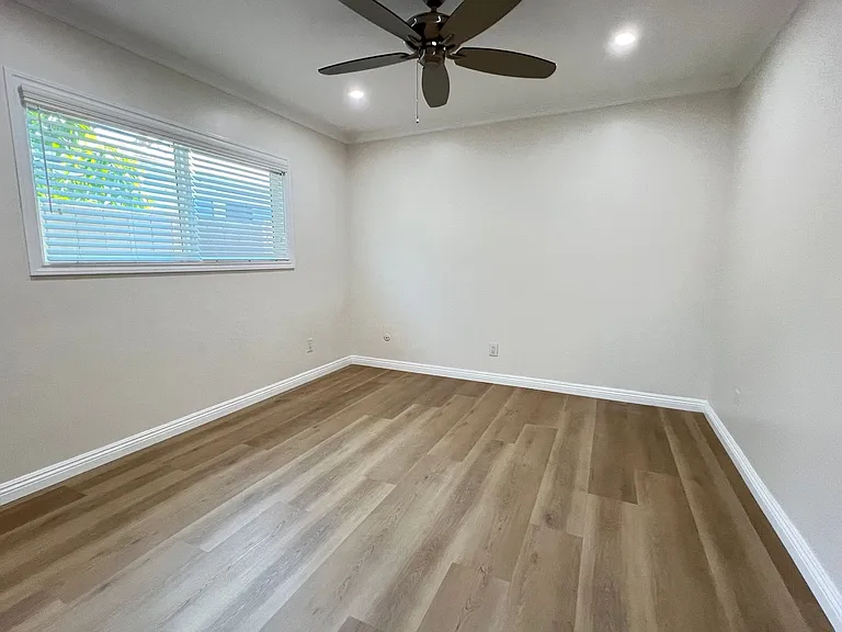 905 S Cabrillo Ave — Photo 9