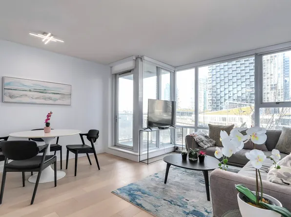 550 Pacific St #805, Vancouver, BC V6Z 3G2