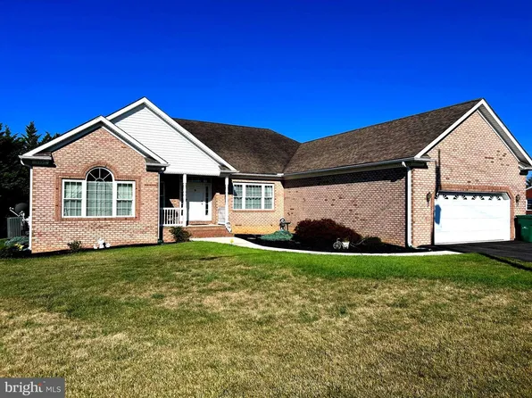 26 Williamson Ave, Greencastle, PA 17225