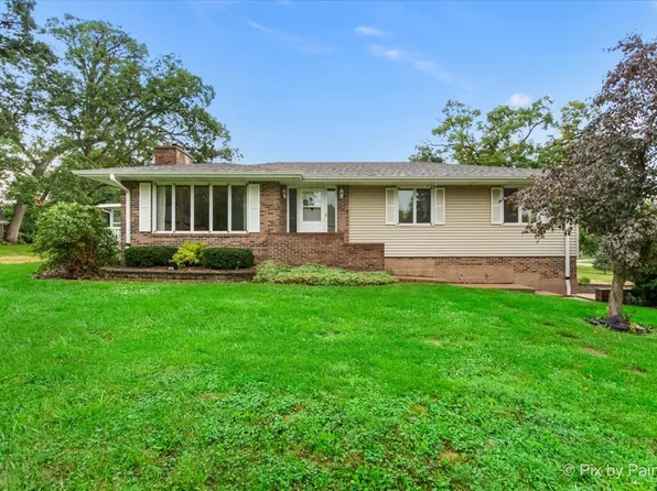 404 South St, Marengo, IL 60152