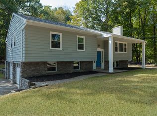 39 Putnam Rd, Hyde Park, NY 12538