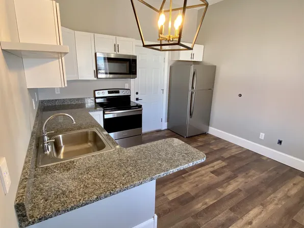 201 West Ave #11, Holdrege, NE 68949