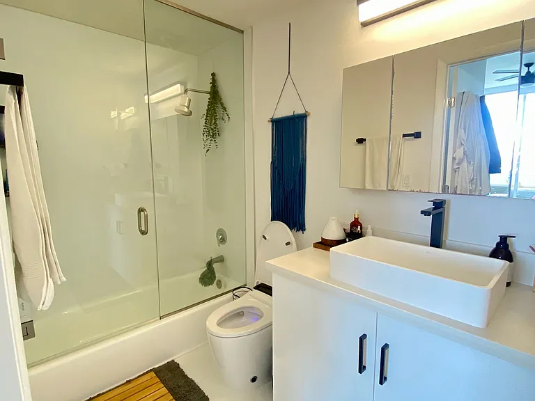 725 NE 22nd St #8D — Photo 11