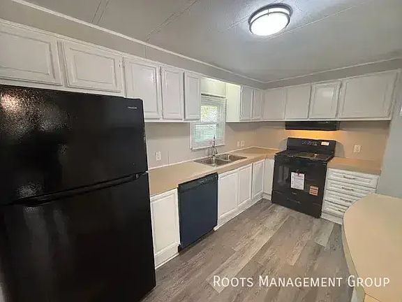 4th image of 1104 W Inverness St #In1104