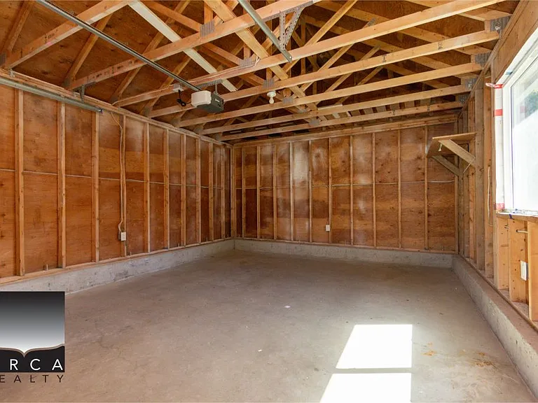 293 Camata St — Photo 31